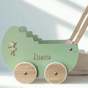 Drewniany wózek dla lalek. Dekor+inię+ regulowana rączka